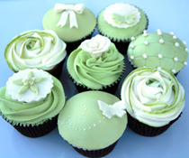 Cupcakes: image 6 of 8